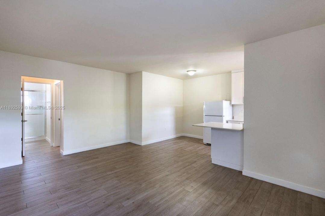 6511 Santona St C18, Coral Gables, Floryda 33146, USA