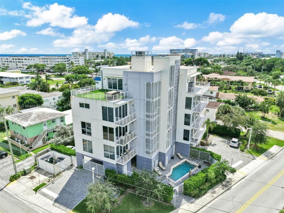 1900 SE 2nd St 301, Deerfield Beach, Floryda 33441, USA