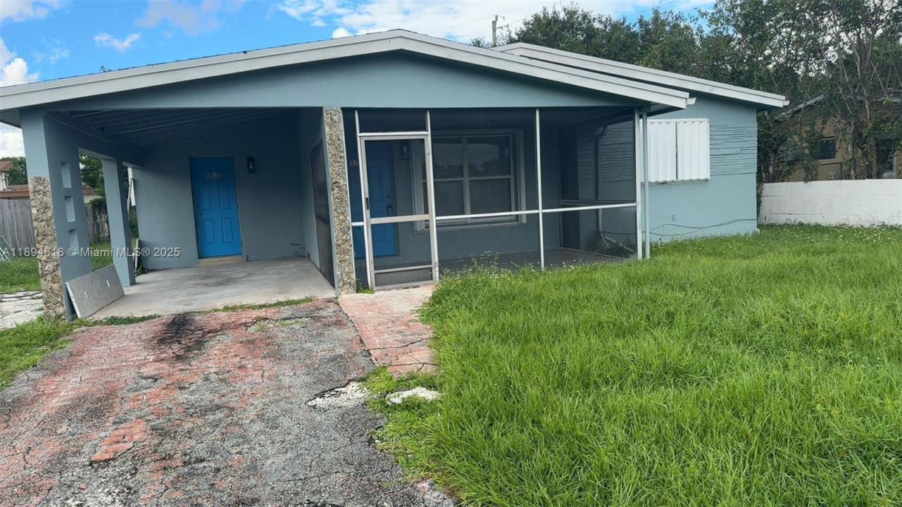 3761 NW 9th St, Lauderhill, Florida 33311, USA