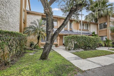 247 Wimbledon Lake Dr 247, Plantation, Florida 33324, USA