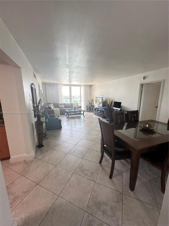 100 Bayview Dr 601, Sunny Isles Beach, Floride 33160, États-Unis
