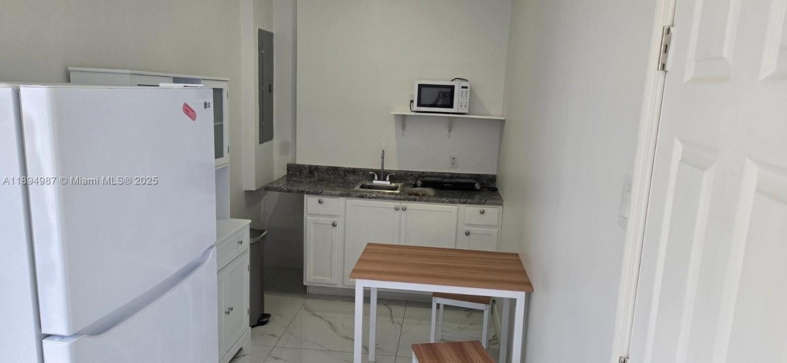13440 SW 178th St Efficiency, Miami, פלורידה 33177, ארצות הברית של אמריקה