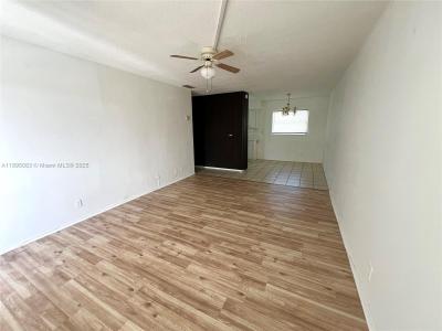 281 NE 40th St 7, Oakland Park, Florida 33334, USA