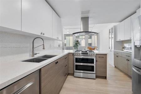 700 Biltmore Way 402, Coral Gables, Florida 33134, USA