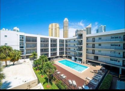 201 178th Dr 332, Sunny Isles Beach, Florida 33160, USA