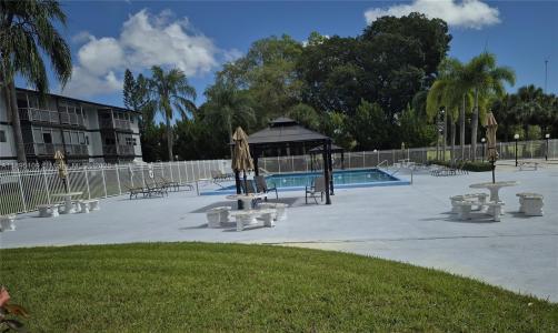 1201 Hillcrest Ct 302, Hollywood, Florida 33021, USA
