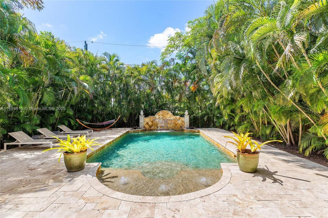 12 NE 26th St, Wilton Manors, 佛罗里达州 33305, 美国