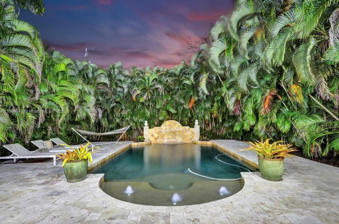 12 NE 26th St, Wilton Manors, 佛罗里达州 33305, 美国