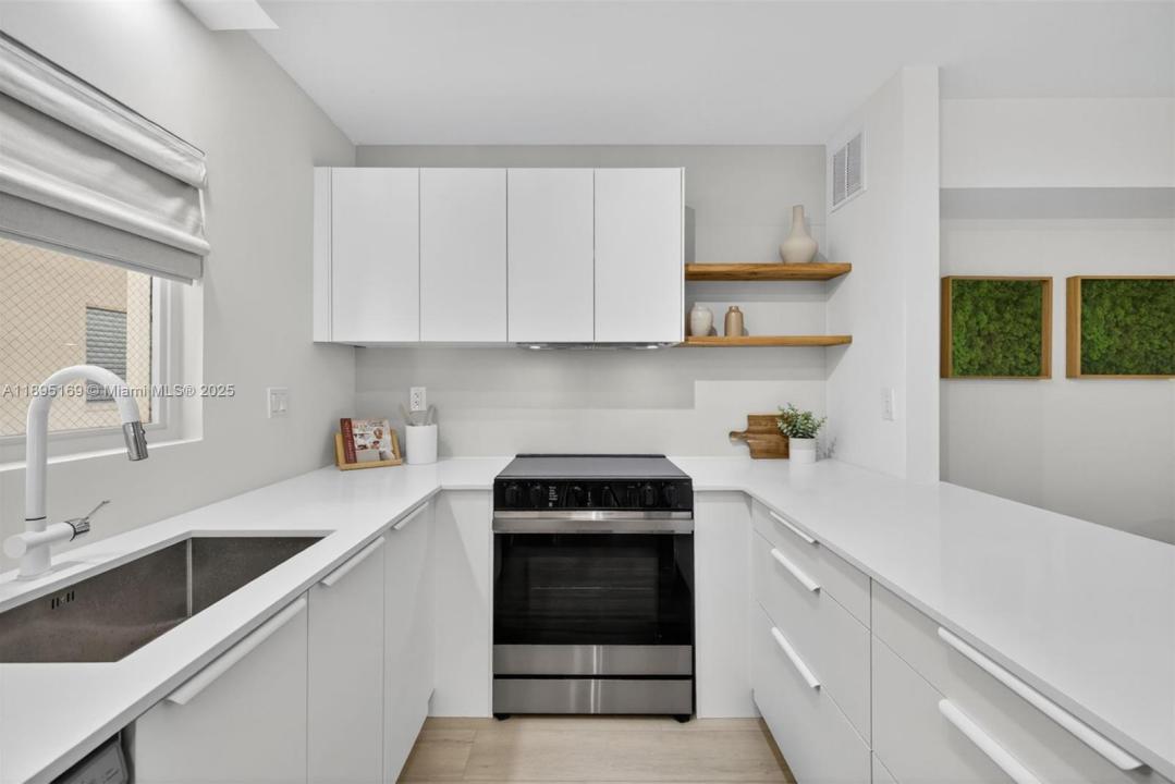 261 Deer Creek Blvd 1205, Deerfield Beach, Floryda 33442, USA