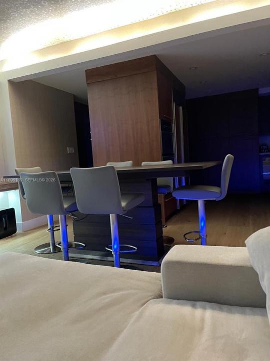 9401 Collins Ave 305, Surfside, Florida 33154, Stati Uniti