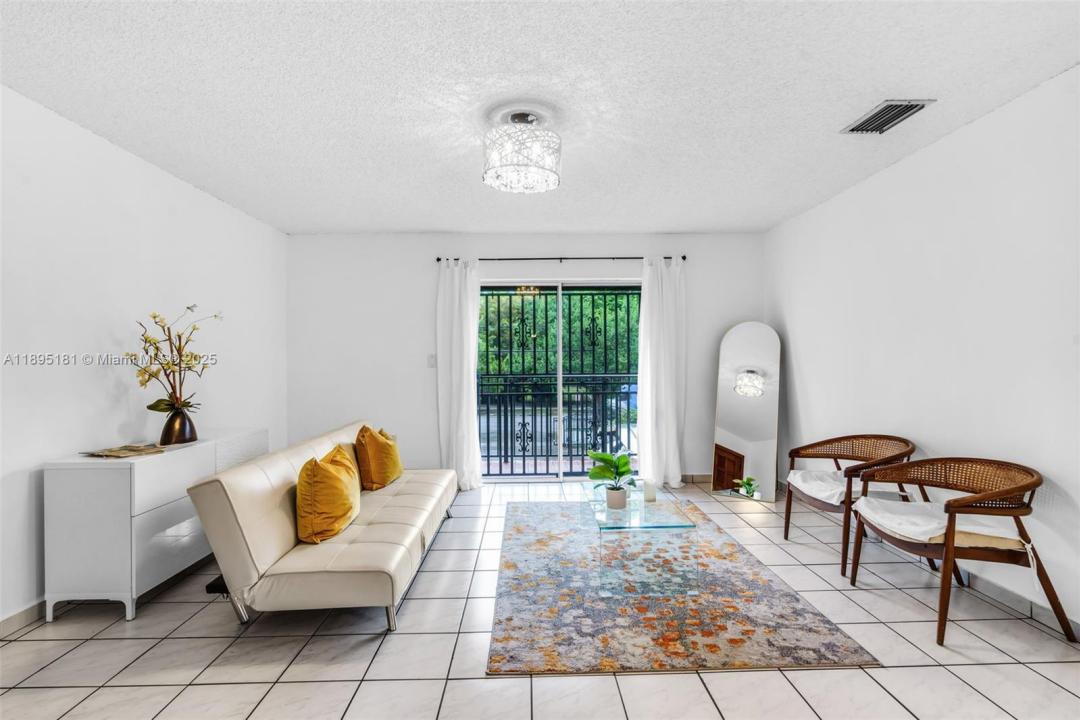 2368 SW 32nd Ave, Miami, Florida 33145, Stati Uniti