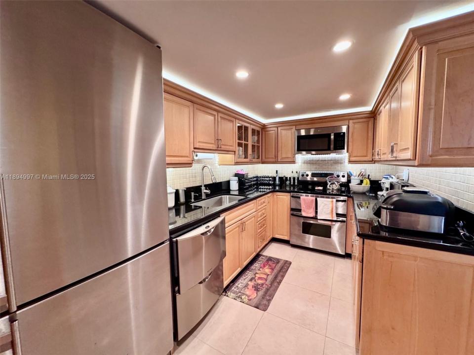 6061 Collins Ave 10C, Miami Beach, פלורידה 33140, ארצות הברית של אמריקה 