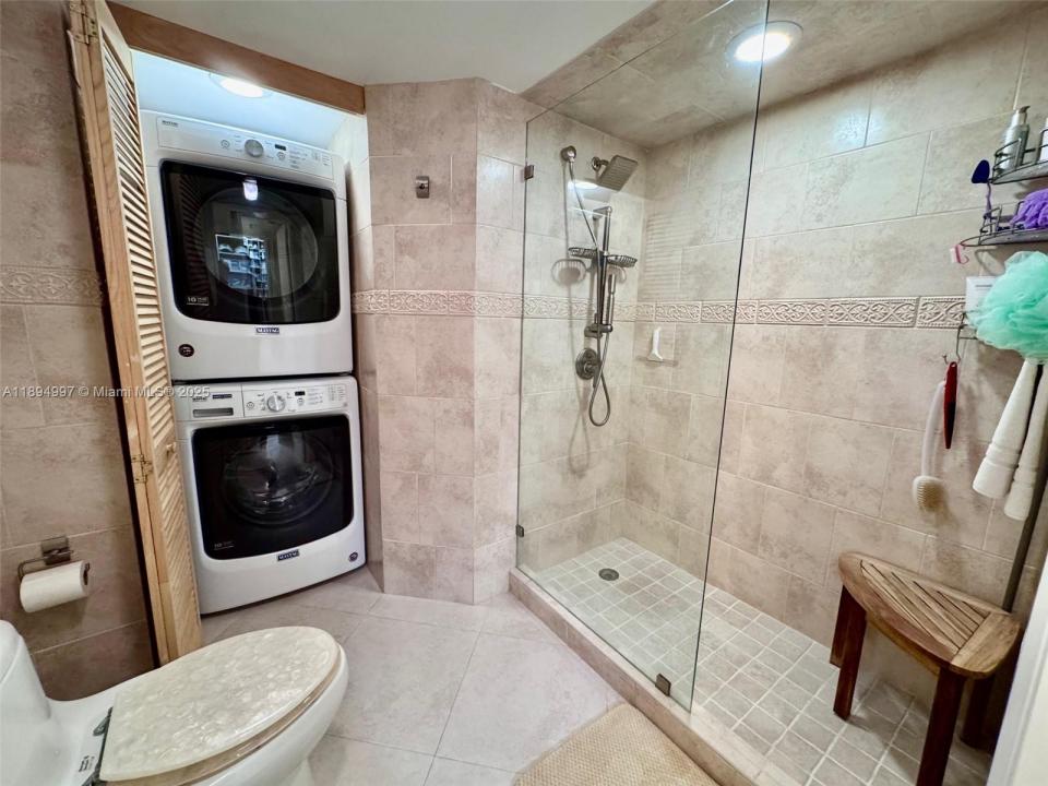 6061 Collins Ave 10C, Miami Beach, פלורידה 33140, ארצות הברית של אמריקה 