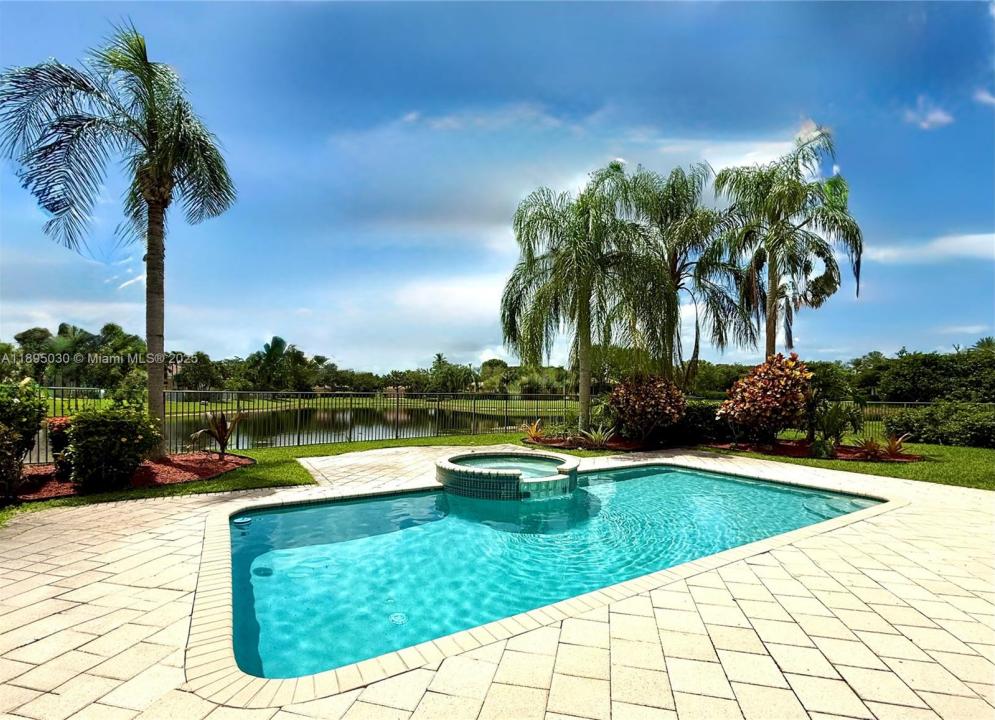 2547 Montclaire Cir 2547, Weston, Florida 33327, Estados Unidos