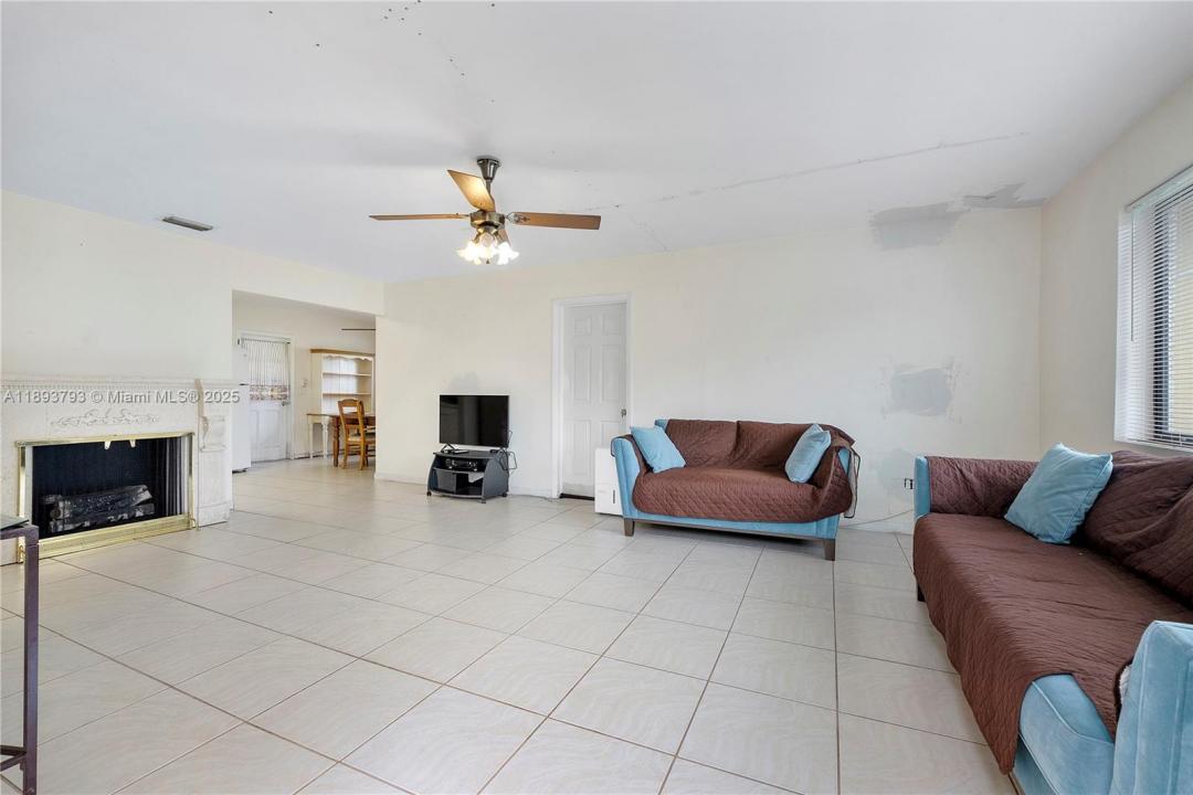 621 SW 5th Ct, Hallandale Beach, Florida 33009, Estados Unidos