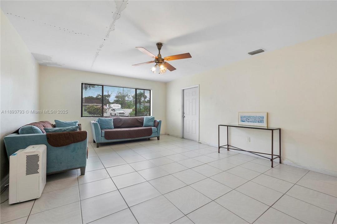 621 SW 5th Ct, Hallandale Beach, Florida 33009, Estados Unidos