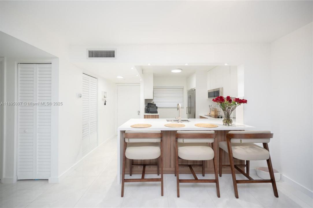 10875 SW 112th Ave 204, Miami, Florida 33176, Amerika Birleşik Devletleri