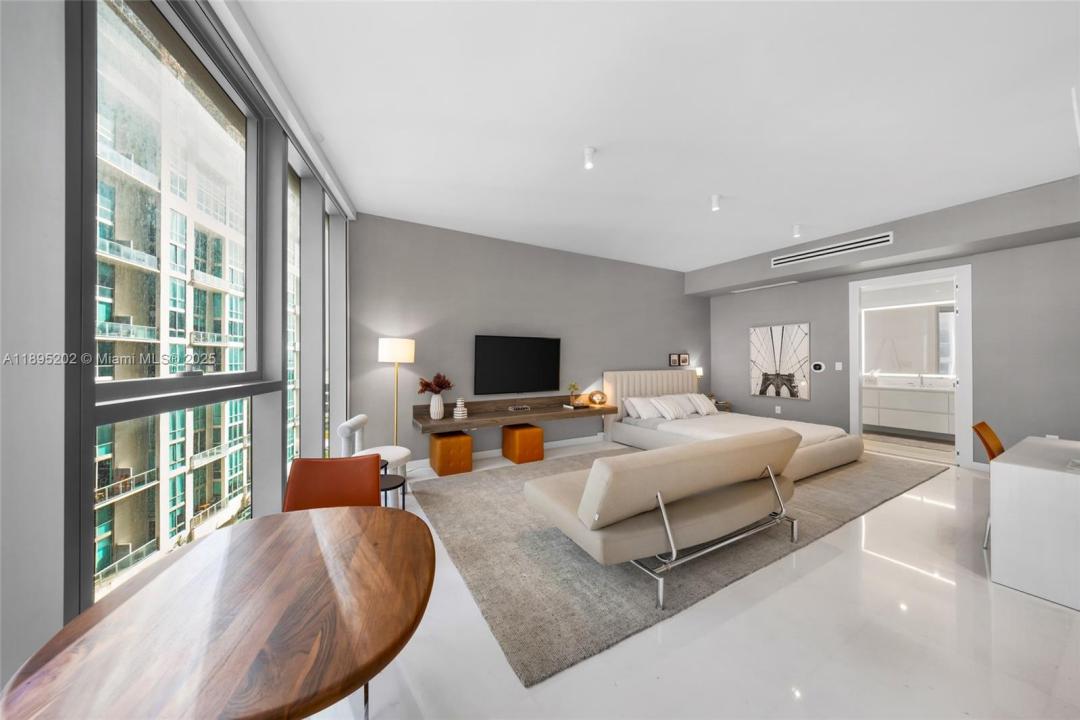 300 Biscayne Blvd Way 805, Miami, Florida 33131, Estados Unidos