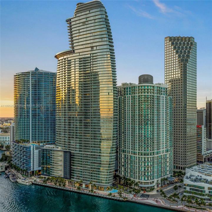 300 Biscayne Blvd Way 805, Miami, Florida 33131, Estados Unidos