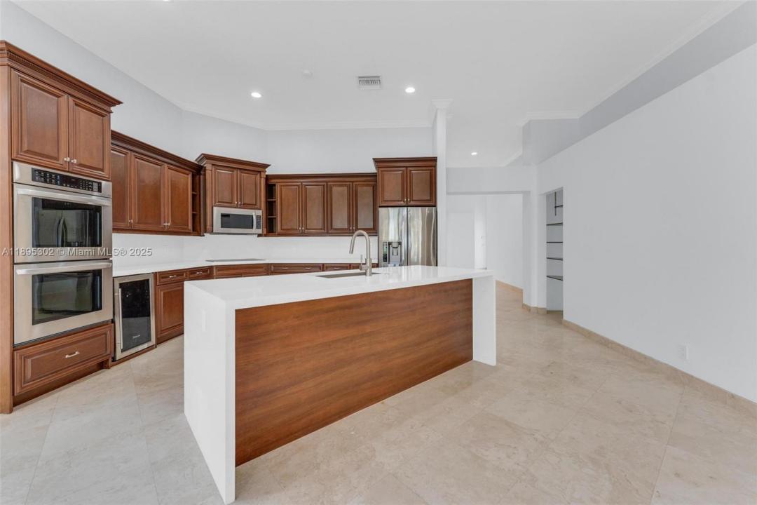 2468 Bay Isle Ct, Weston, Florida 33327, Stati Uniti
