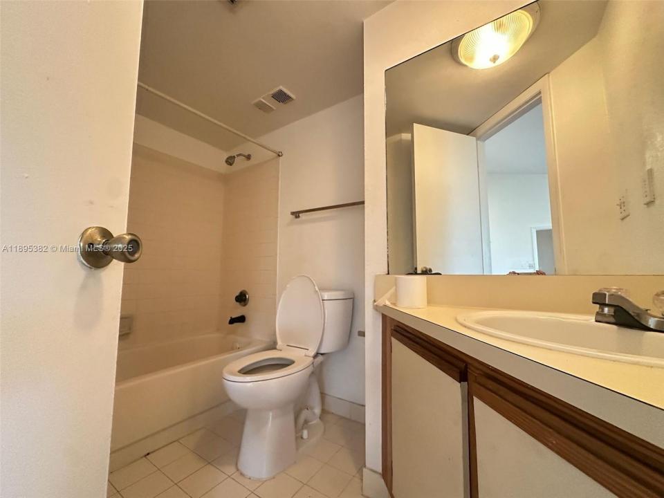 2550 SW 18th Ter 2305, Fort Lauderdale, Florida 33315