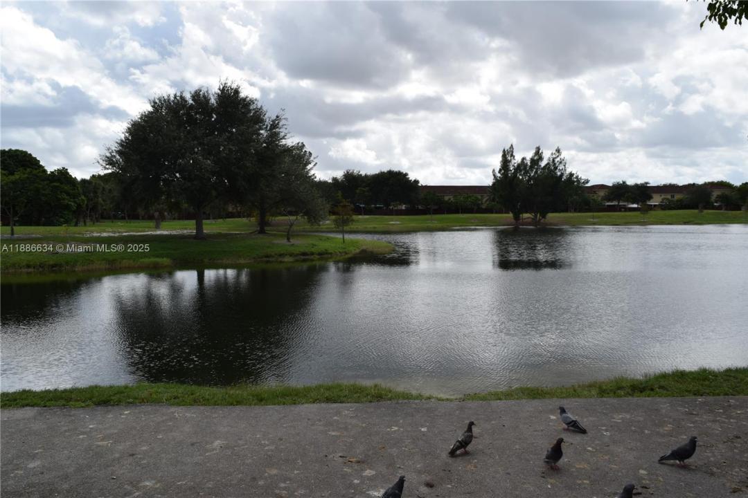 6970 NW 174th Ter 404, Hialeah, Floryda 33015, USA