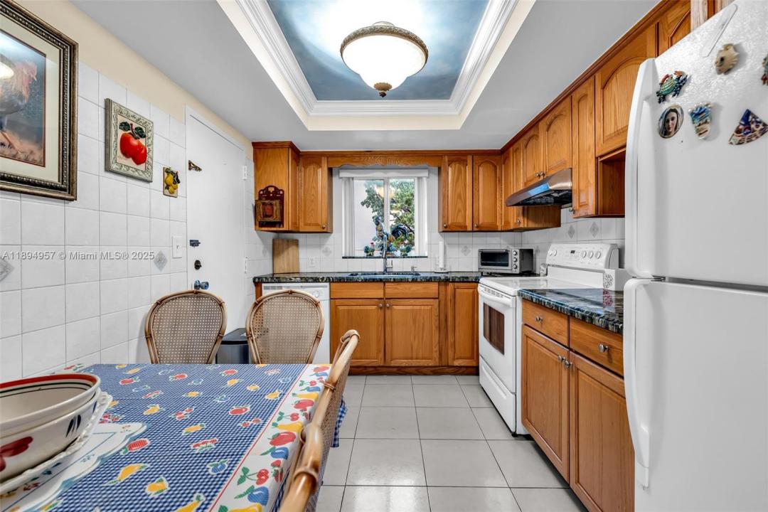 1965 S Ocean Blvd 203, Lauderdale By The Sea, Floride 33062, États-Unis