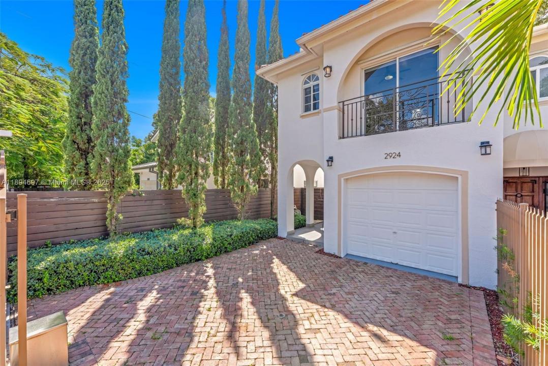2924 Bridgeport Ave, Miami, Florida 33133, Stati Uniti