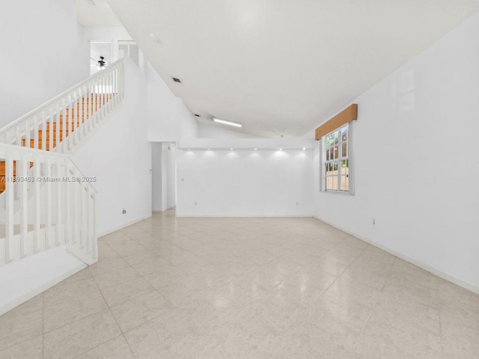 15181 NW 6th Ct, Pembroke Pines, Floride 33028, États-Unis