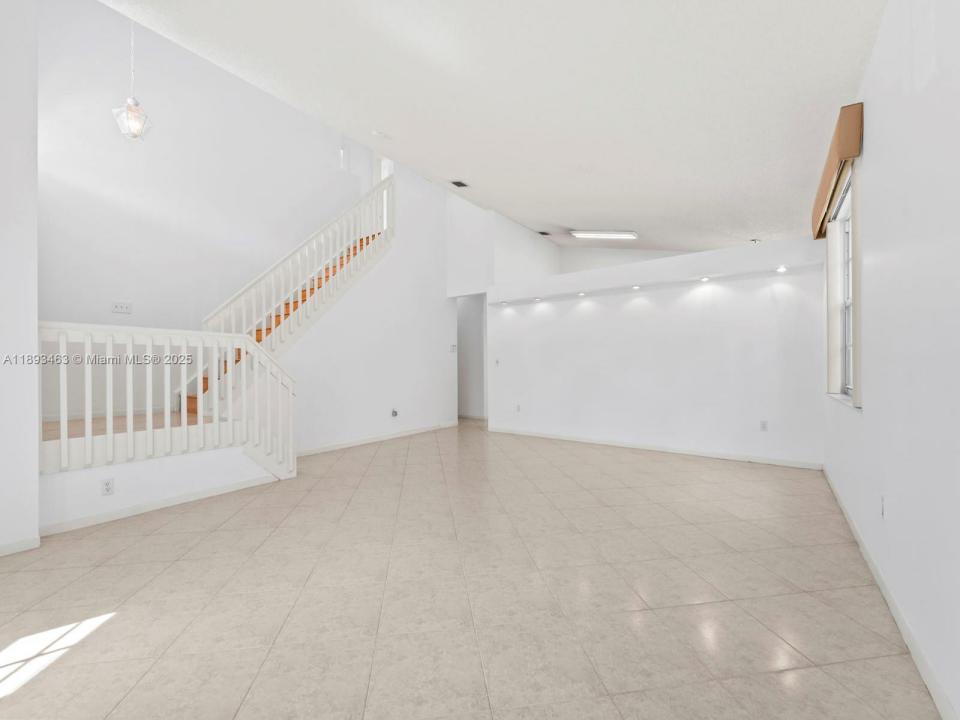 15181 NW 6th Ct, Pembroke Pines, Floride 33028, États-Unis