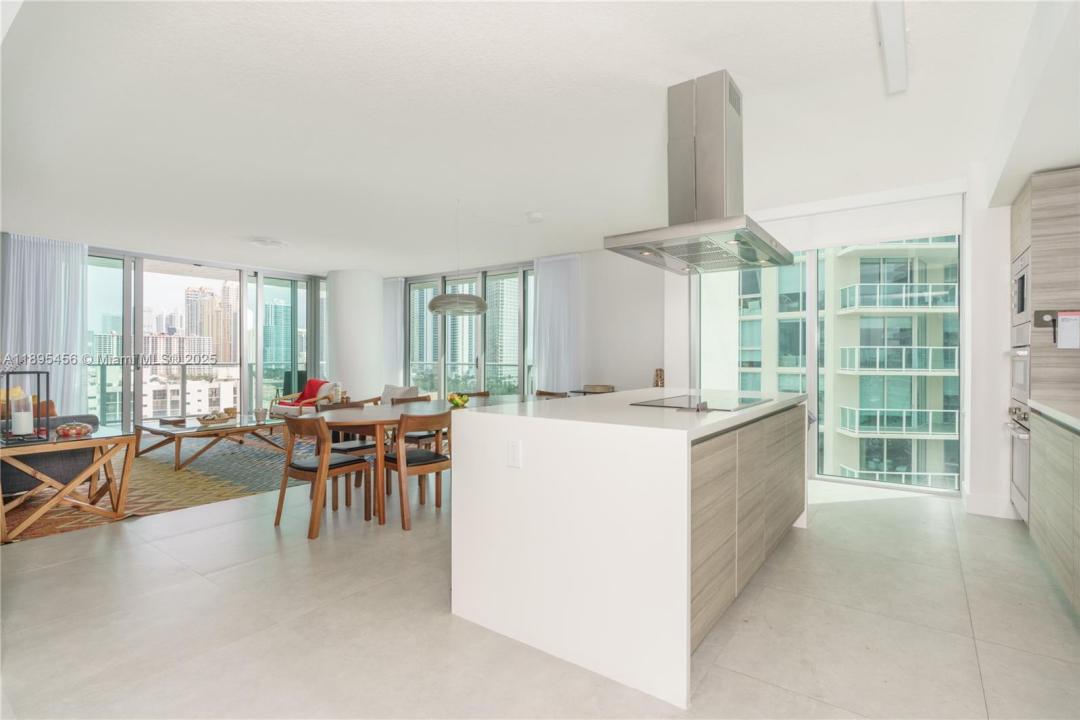 300 Sunny Isles Blvd 4-1101, Sunny Isles Beach, Florida 33160, Stati Uniti