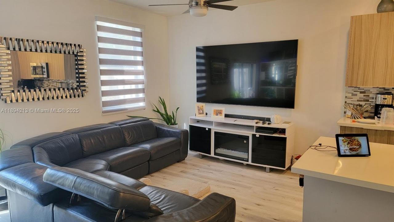 10455 NW 82nd St 4, Doral, Florida 33178, Estados Unidos