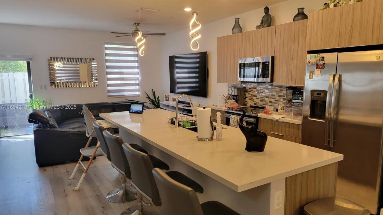 10455 NW 82nd St 4, Doral, Florida 33178, Estados Unidos