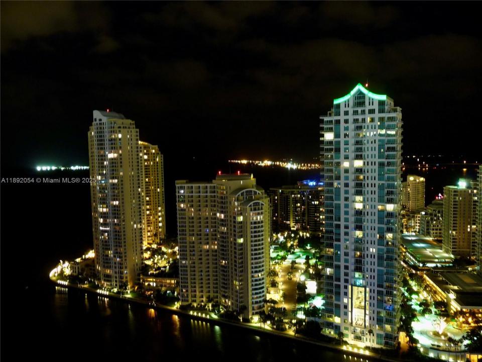 325 S Biscayne Blvd 3917, Miami, فلوريدا 33131, الولايات المتحدة