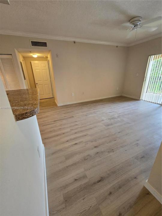 11630 SW 2nd St 17306, Pembroke Pines, Florida 33025, Amerika Birleşik Devletleri