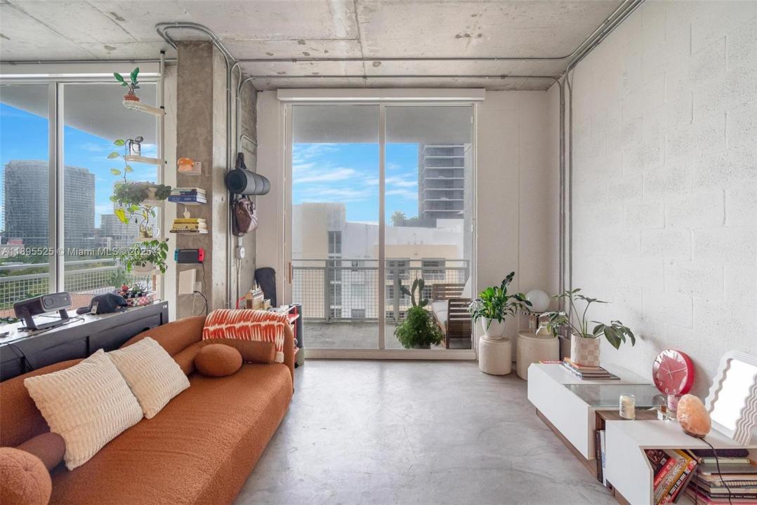 444 NE 30th St 801, Miami, פלורידה 33137, ארצות הברית של אמריקה