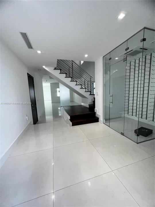 8255 NW 34th St, Doral, 佛罗里达州 33122, 美国