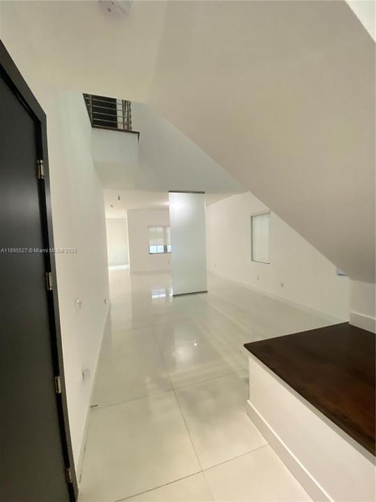 8255 NW 34th St, Doral, 佛罗里达州 33122, 美国
