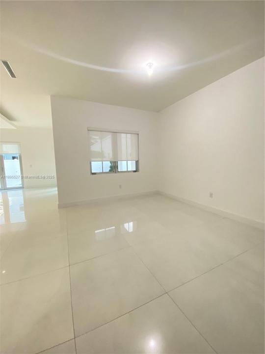 8255 NW 34th St, Doral, 佛罗里达州 33122, 美国