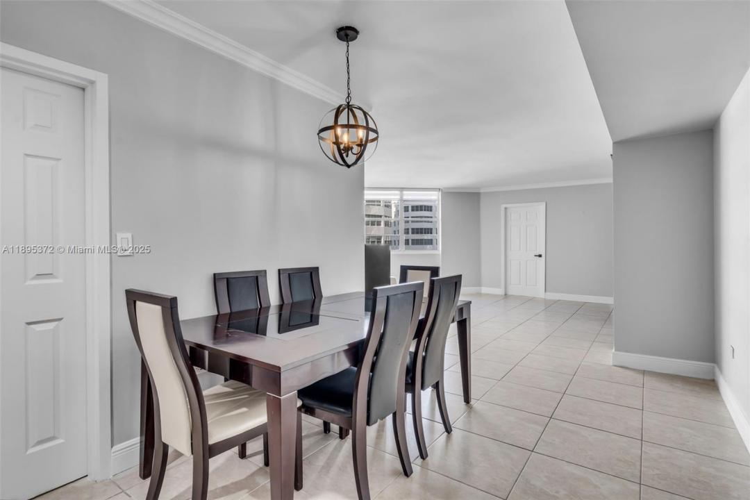 999 Brickell Bay Dr 1005, Miami, Флорида 33131, Соединенные Штаты