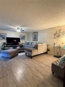7831 Tam Oshanter Blvd, North Lauderdale, Florida 33068, USA