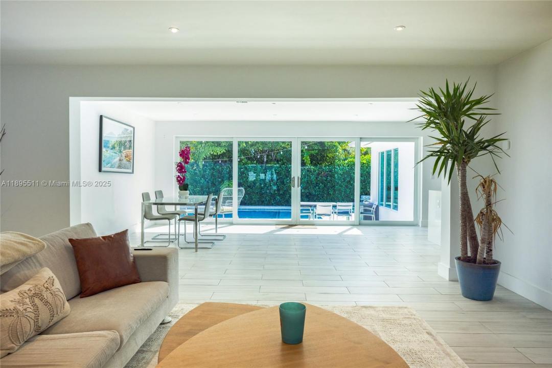 1080 NE 104th St, Miami Shores, فلوريدا 33138, الولايات المتحدة