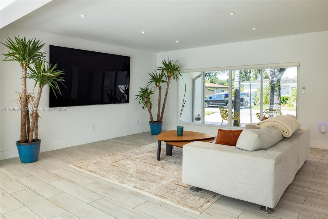 1080 NE 104th St, Miami Shores, فلوريدا 33138, الولايات المتحدة