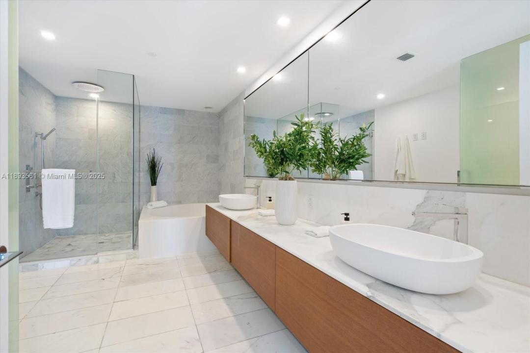 10203 Collins Ave 1502, Bal Harbour, Florida 33154