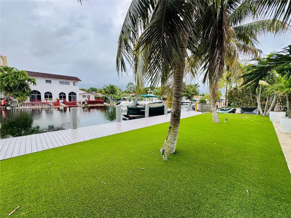 2305 Magnolia Dr 2305, North Miami, Flórida 33181, Estados Unidos