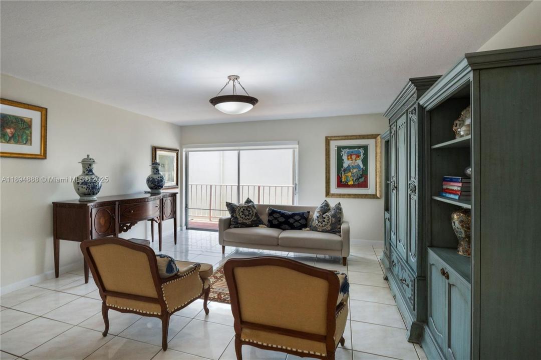 7725 SW 86th St A1-324, Miami, Floryda 33143, USA