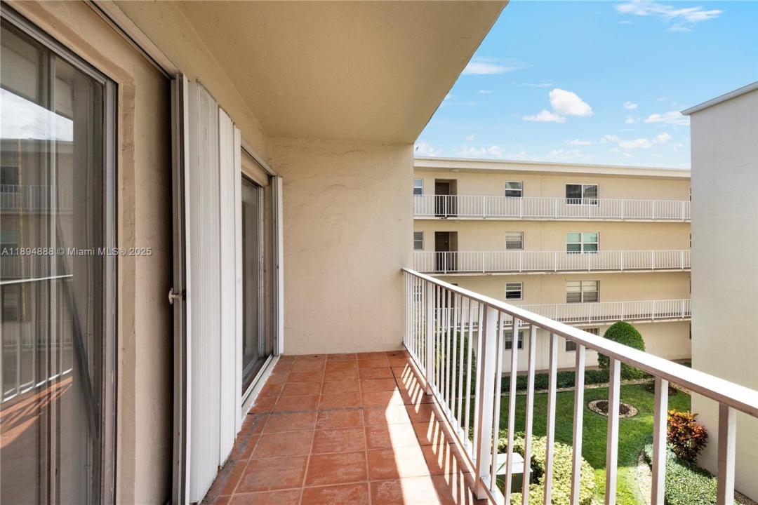 7725 SW 86th St A1-324, Miami, Floryda 33143, USA