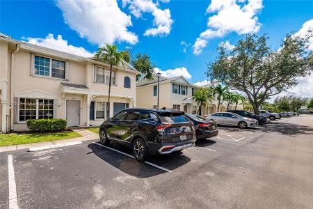 4914 SW 31st Ter #8, Dania Beach, Florida 33312, USA