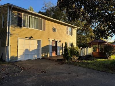 25 Advent Street, North Kingstown, RI 02852, USA