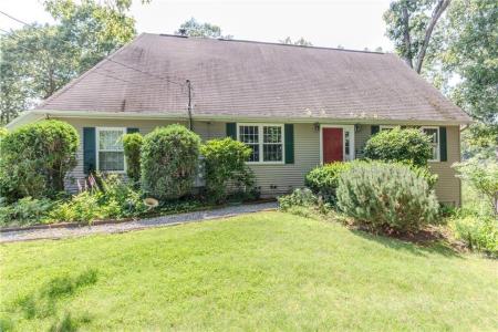 102 Clinton Drive, North Kingstown, RI 02852, USA